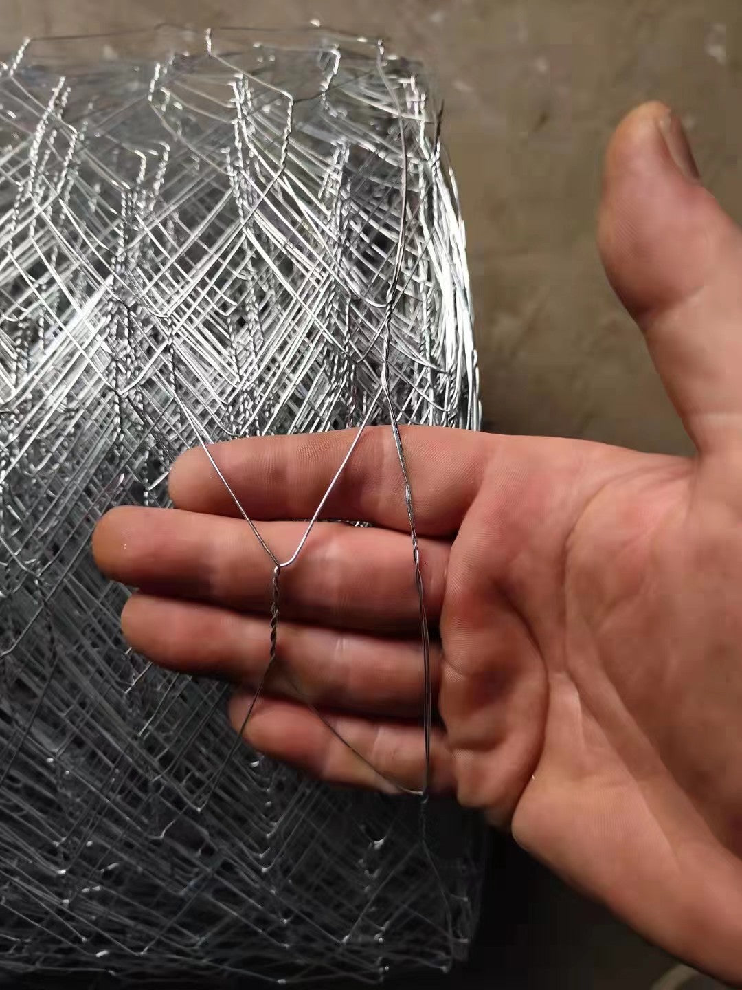 Galvanised Steel Wire Chicken Wire Mesh, Hexagonal Mesh Wire Netting, 50mm Hex Aperture 90cmx50m Roll