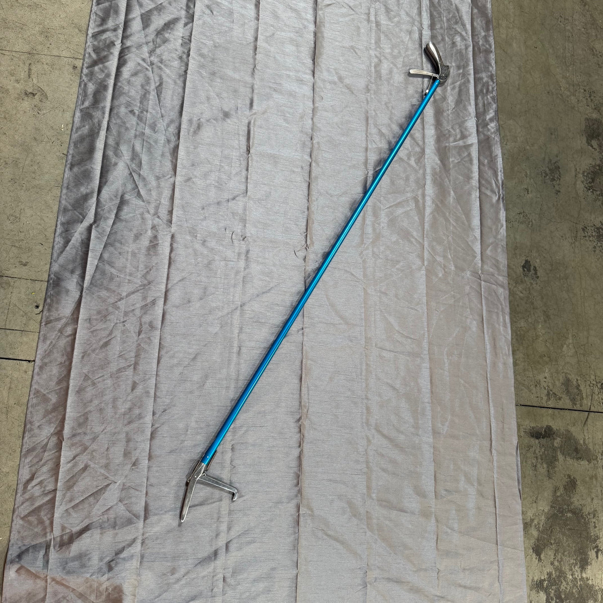 Curved Mouth Snake Tongs, 180cm Aluminium Snake Catcher