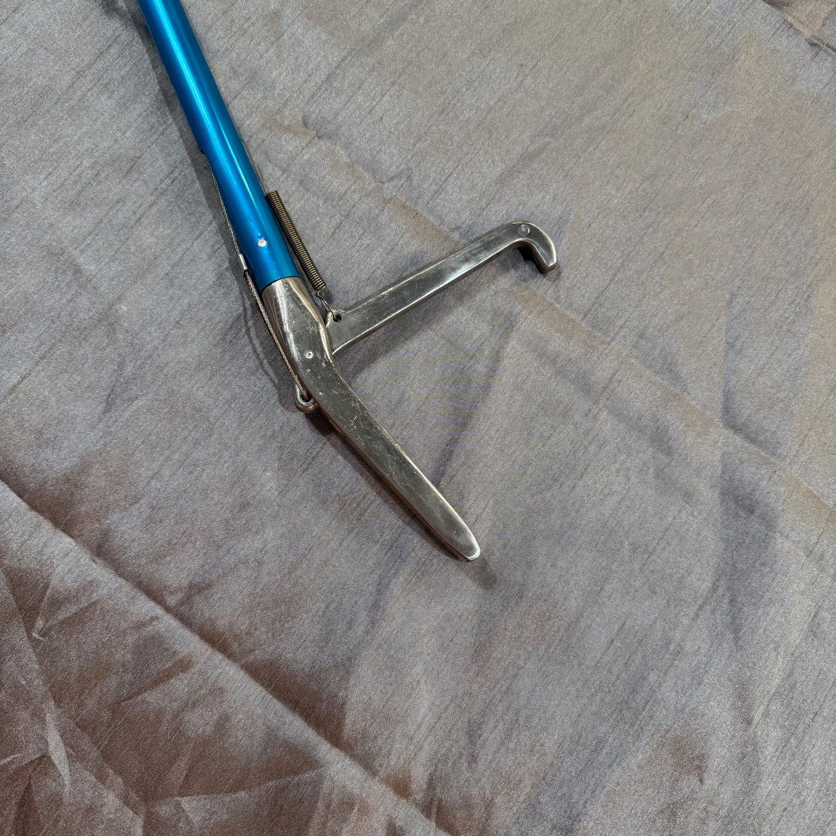 Curved Mouth Snake Tongs, 180cm Aluminium Snake Catcher