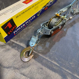 Ratcheting Cable Puller 1 Ton Hand Power Puller C/W Two Hooks
