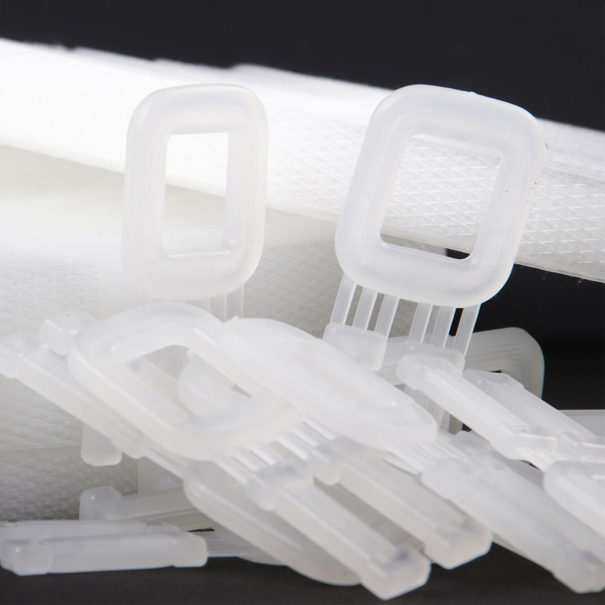 Plastic Buckles for Polypropylene (PP) Strapping, Pack of 100 Plastic Buckles for Package